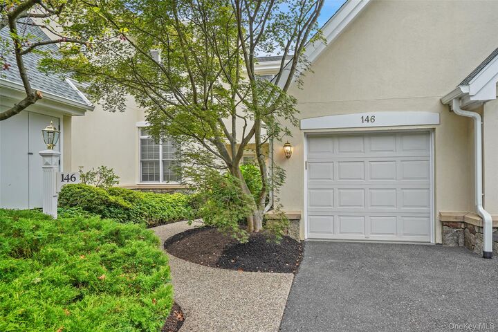 Property Photo:  146 Doral Greens Drive W  NY 10573 