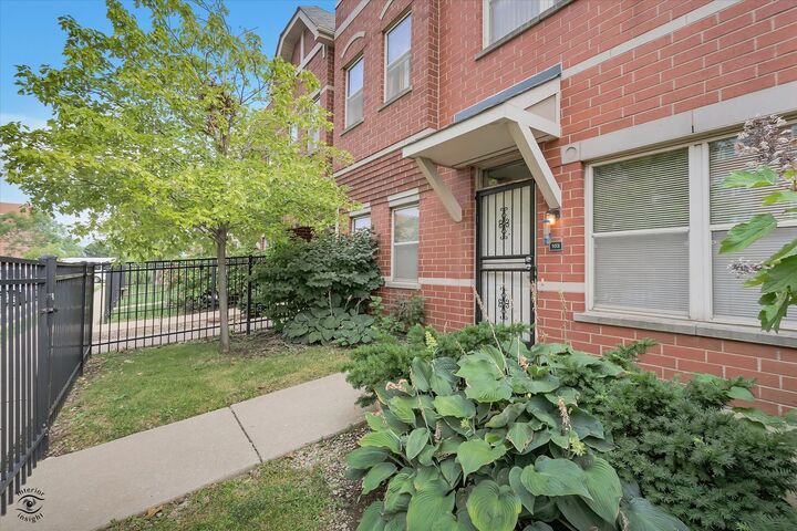 Property Photo: 6710 S Keating Avenue 103 IL 60629