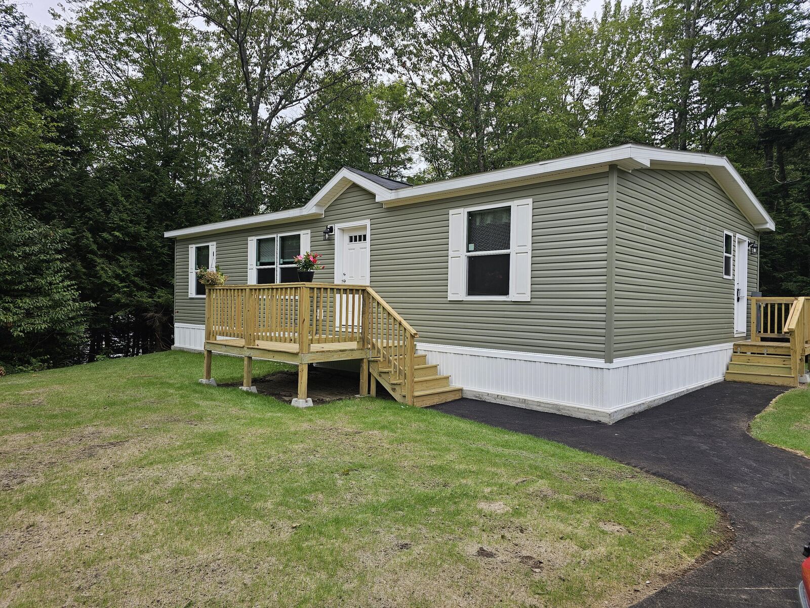 Property Photo: 516 Oak Street ME 04073