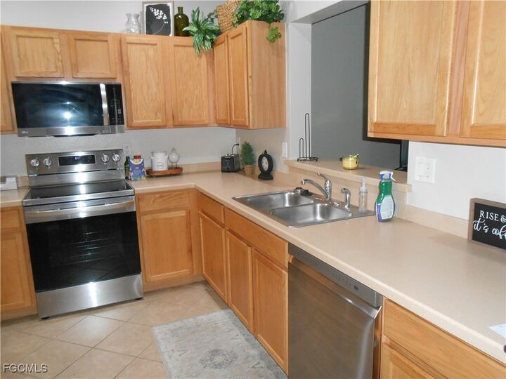 Property Photo: 4066 Cherrybrook Loop FL 33966
