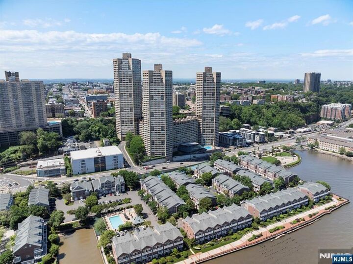 7002 Jfk Blvd E 27F  Guttenberg NJ 07093 photo