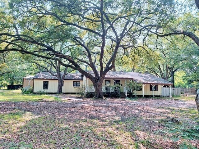 Property Photo: 62037 Wildflower Lane LA 70445