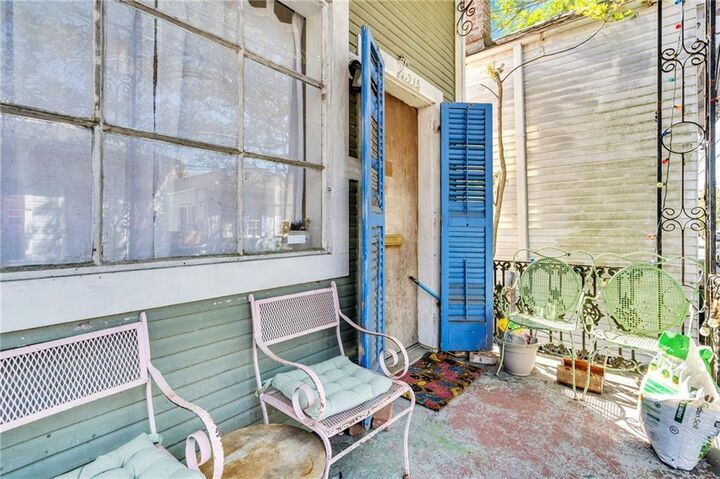 Property Photo: 915 Clouet Street LA 70117