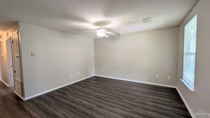 Property Photo: 8660 Figland Ave FL 32534