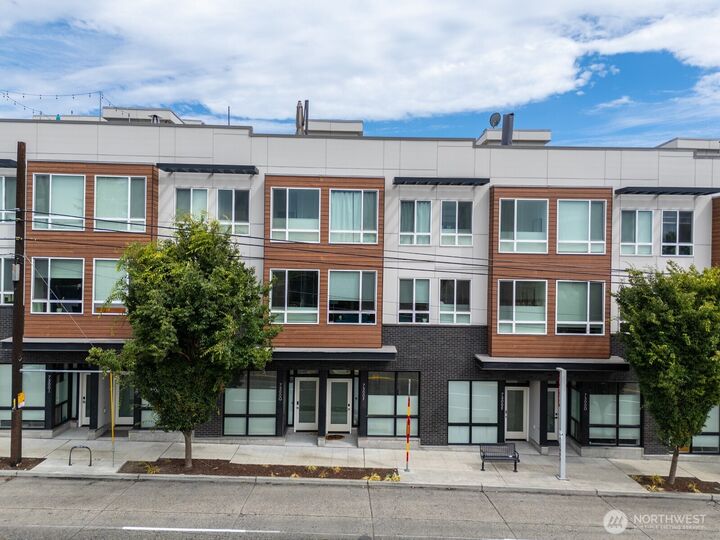 Property Photo: 7500 15th Avenue NW E WA 98117