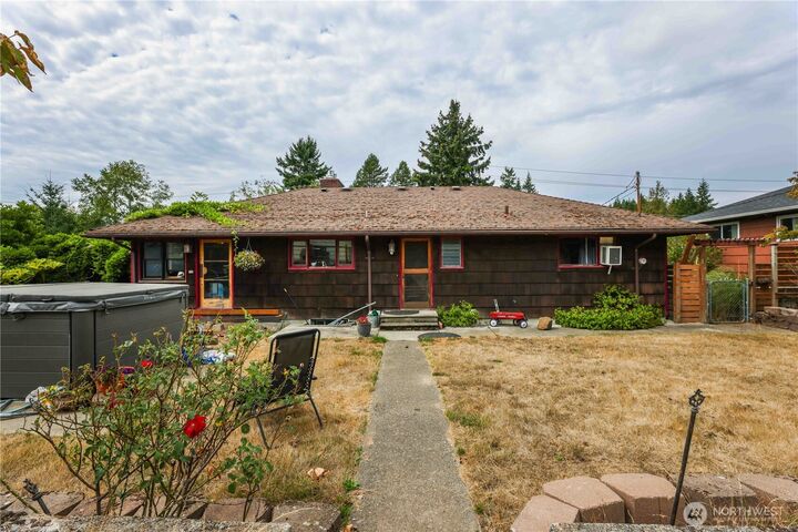 Property Photo: 122 S National Avenue WA 98312