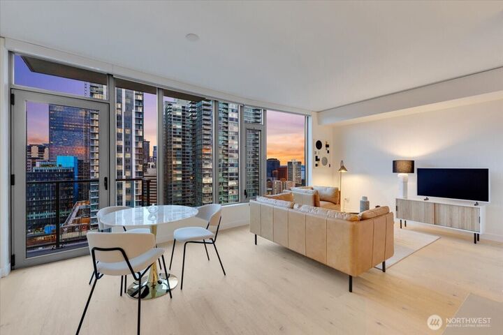 2510  6th Avenue 2203  Seattle WA 98121 photo