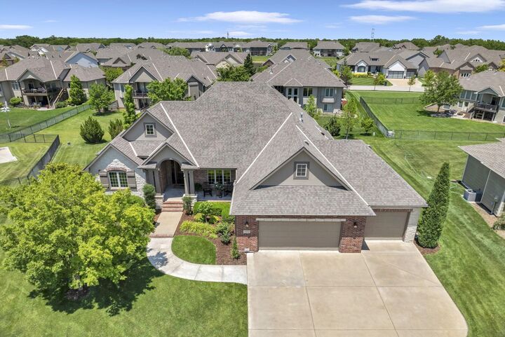 Property Photo: 1531 N Ridgehurst St KS 67230