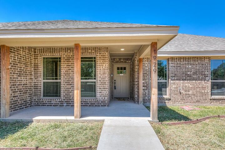 Property Photo: 1929 Concho Dr TX 76904