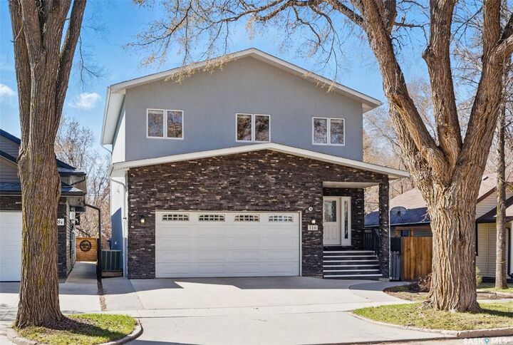 Property Photo:  116 Hilliard Street E  SK S7J 0E2 