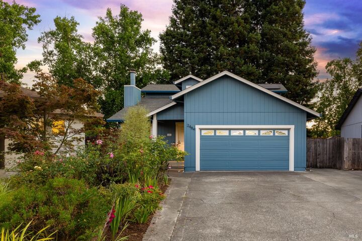 Property Photo:  2484 College Park Circle  CA 95401 