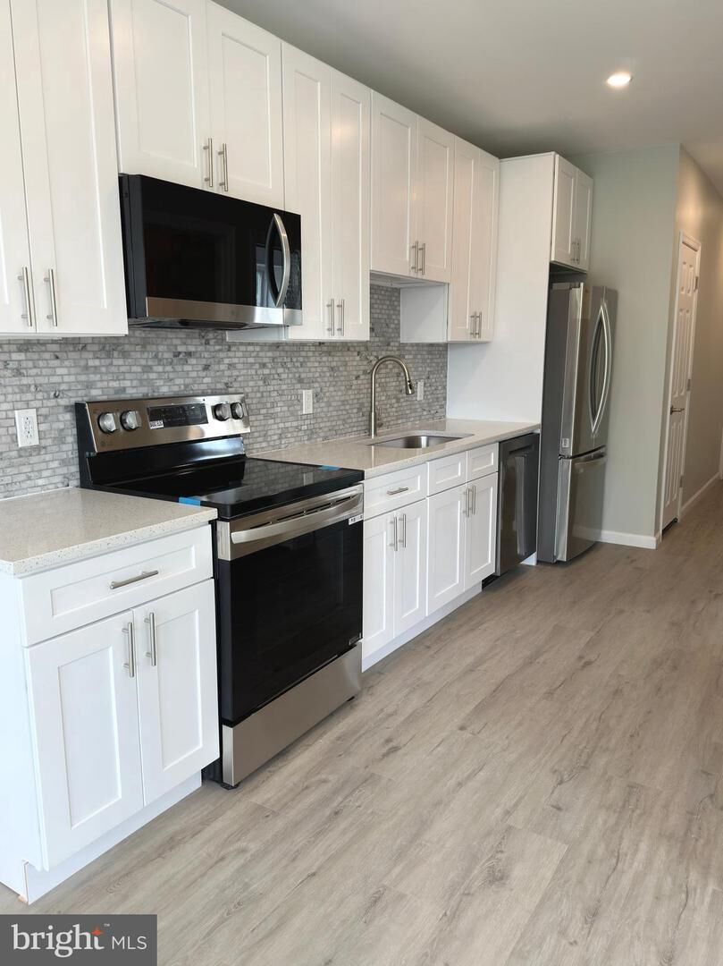 Property Photo: 6035 Germantown Avenue 3F PA 19144