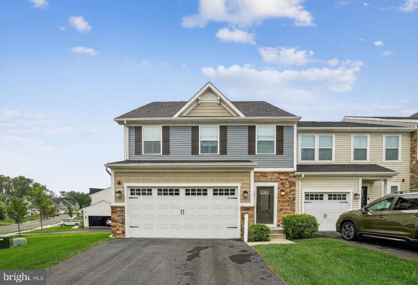 Property Photo: 701 Cascade Way PA 19348
