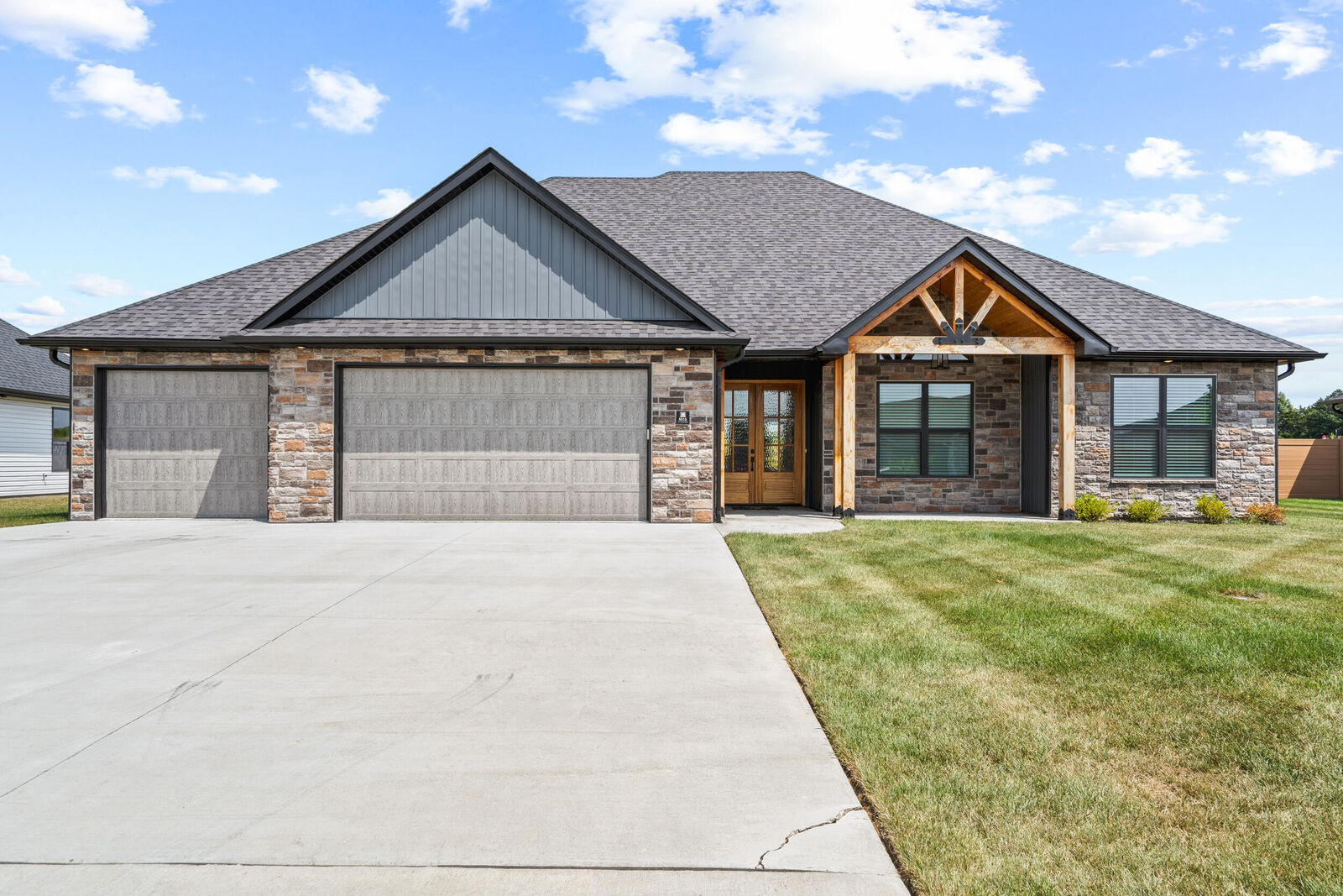 Property Photo: 6515 Gateway Arch Way MO 65010