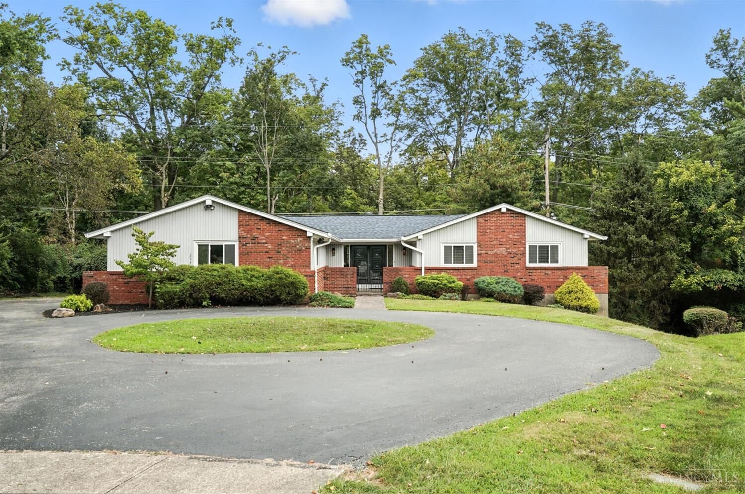 Property Photo: 2538 Veraview Court OH 45244