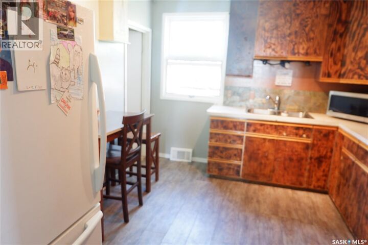 Property Photo:  305 1st Street E  SK S0H 3G0 