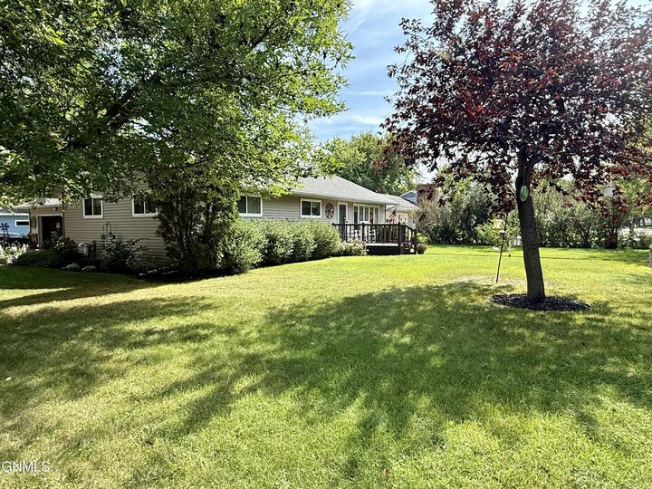 Property Photo:  250 Second Street SW  ND 58032 