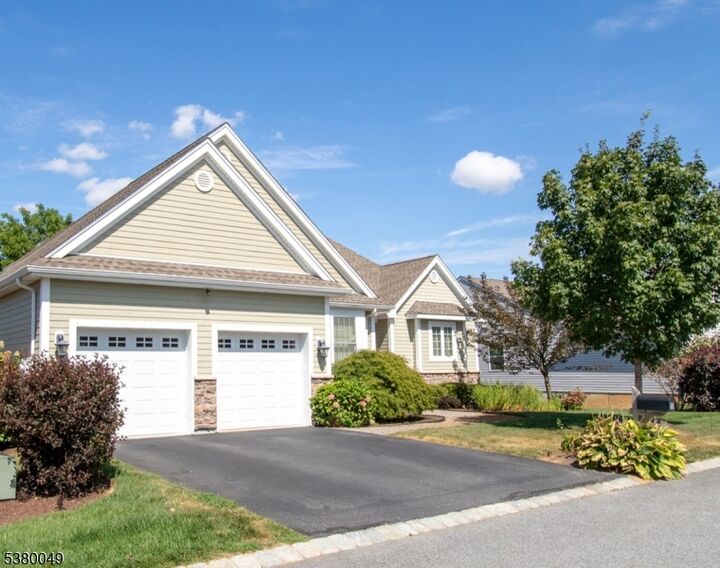 11 Coventry Rd  Hardyston Twp. NJ 07419 photo