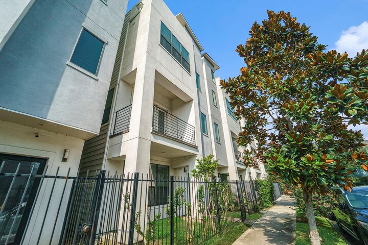 Property Photo:  1408 McIlhenny Street  TX 77004 