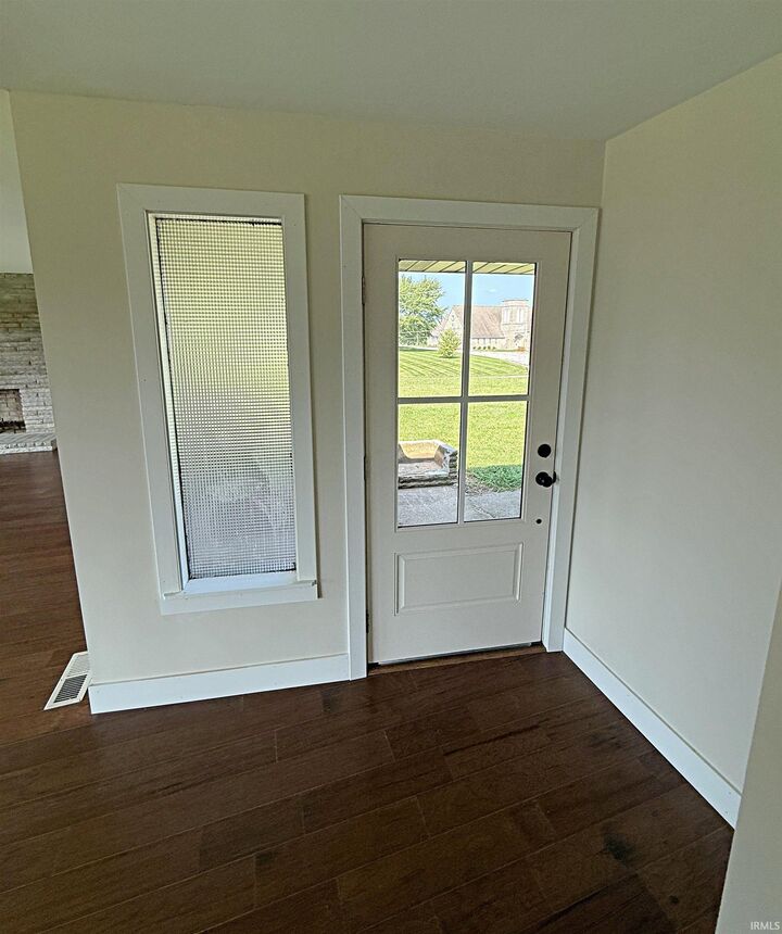Property Photo: 916 N State Road 57 IN 47501