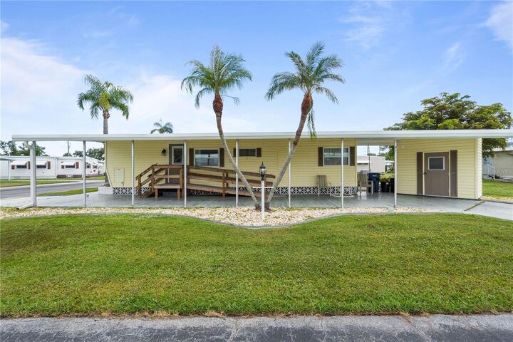 5319 Chateau Lane  Bradenton FL 34207 photo