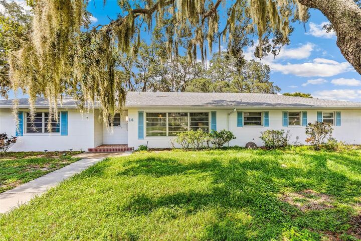 Property Photo:  14 E Bay Street  FL 33837 