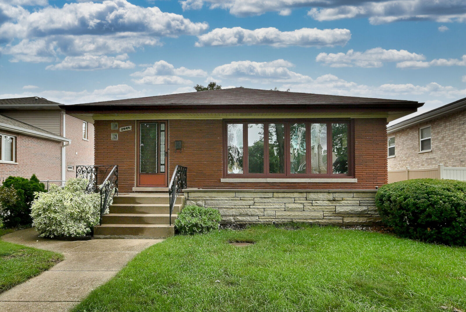 Property Photo:  2449 Budd Street  IL 60171 