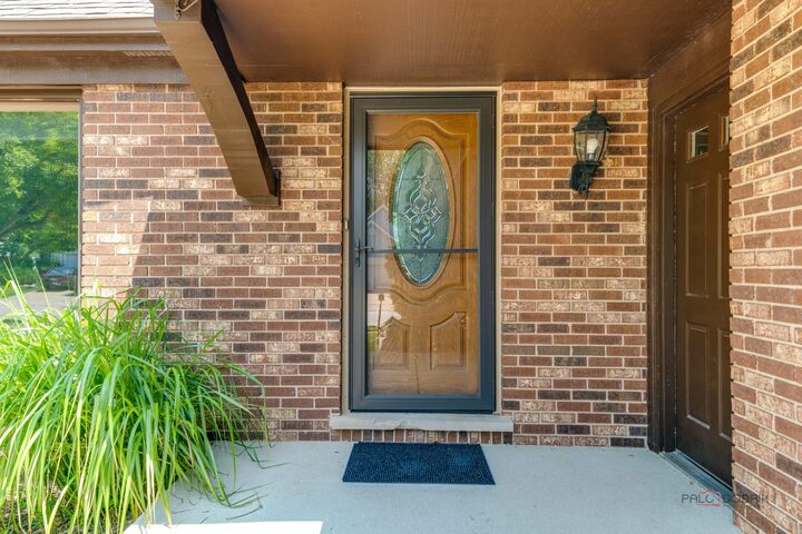Property Photo:  221 Alexandria Drive  IL 60061 