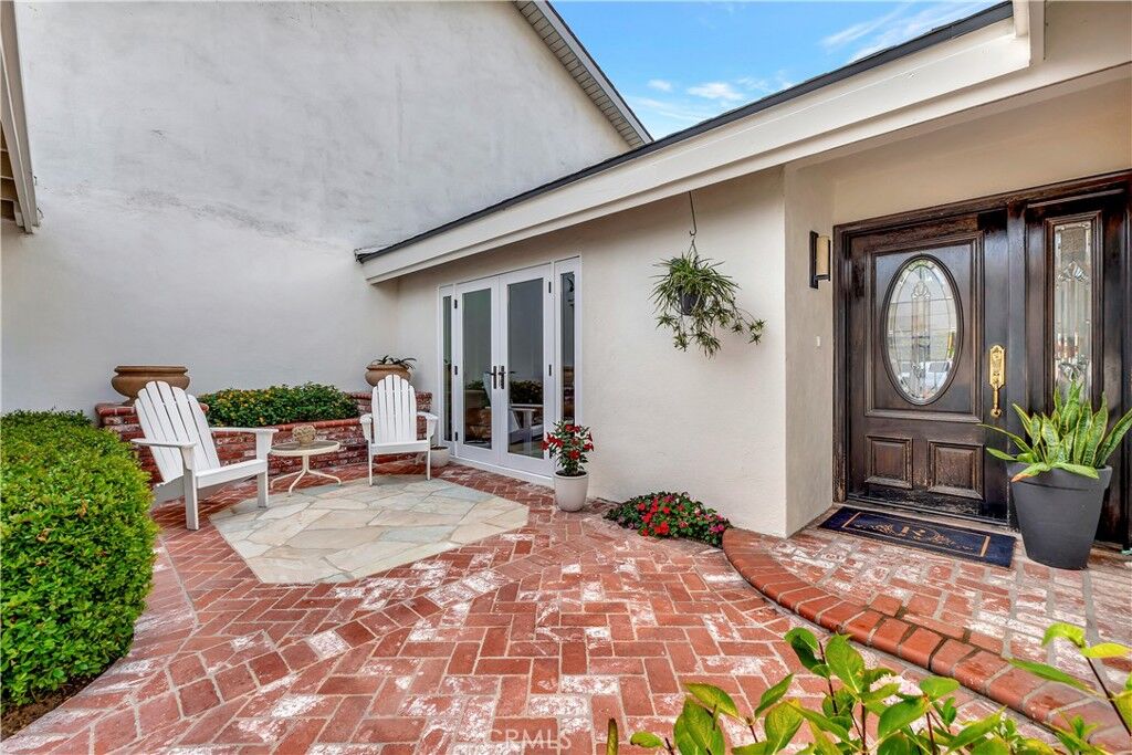 Property Photo:  3 Whitewood Way  CA 92612 