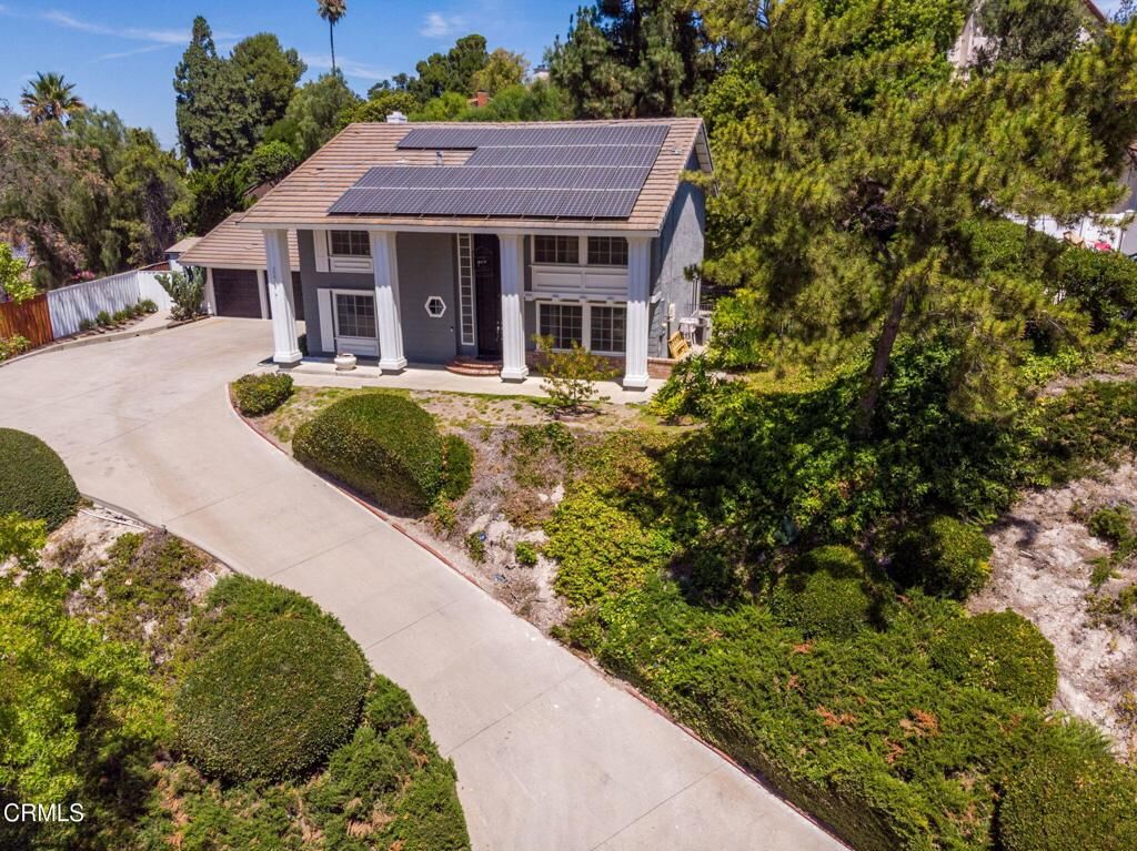 Property Photo: 2225 Calle Riscoso CA 91362