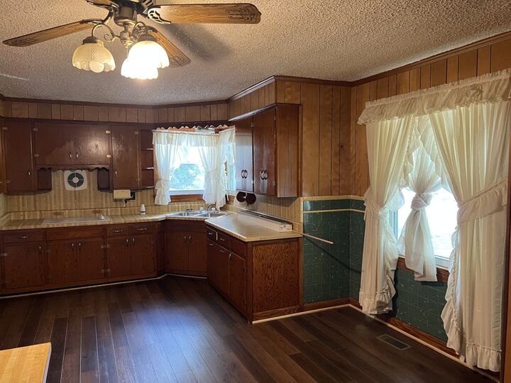 Property Photo: 5121 Austin Peay Hwy TN 37186