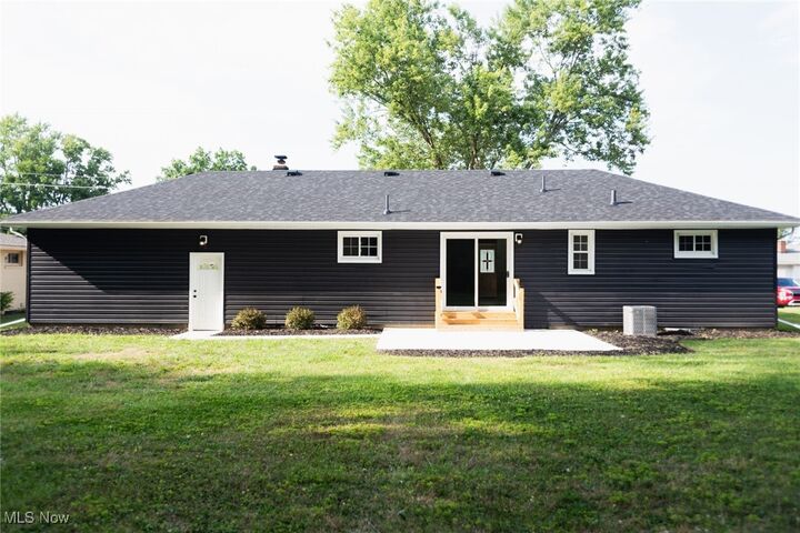 Property Photo:  619 Robinson Road  OH 44405 