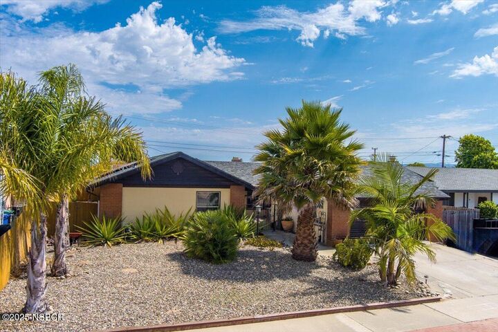 Property Photo: 146 Deneb Place CA 93436