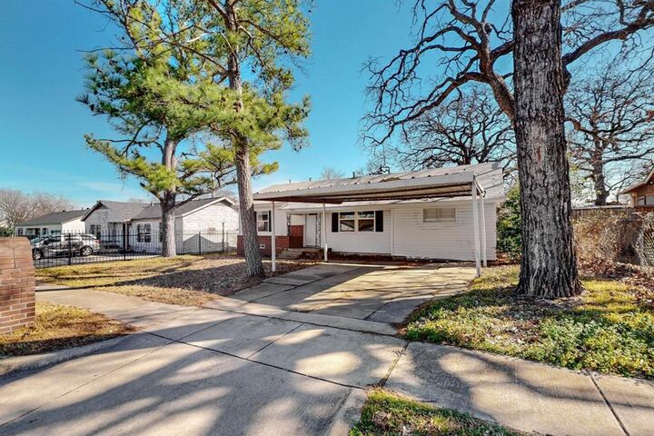 Property Photo:  4324 Forbes Street  TX 76105 