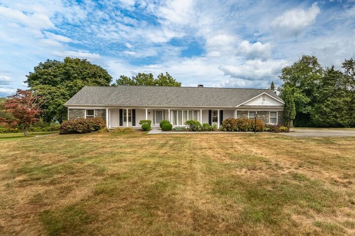 Property Photo:  190 Nanaquaket Rd  MA 02787 