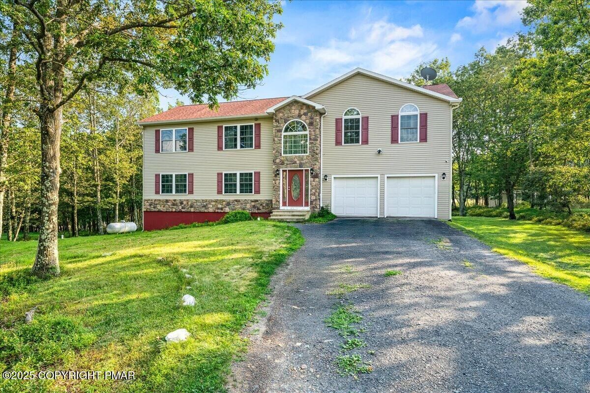 Property Photo: 2551 Tacoma Dr 159 Drive PA 18610