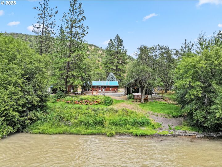Property Photo: 1396 Hwy 142 WA 98628