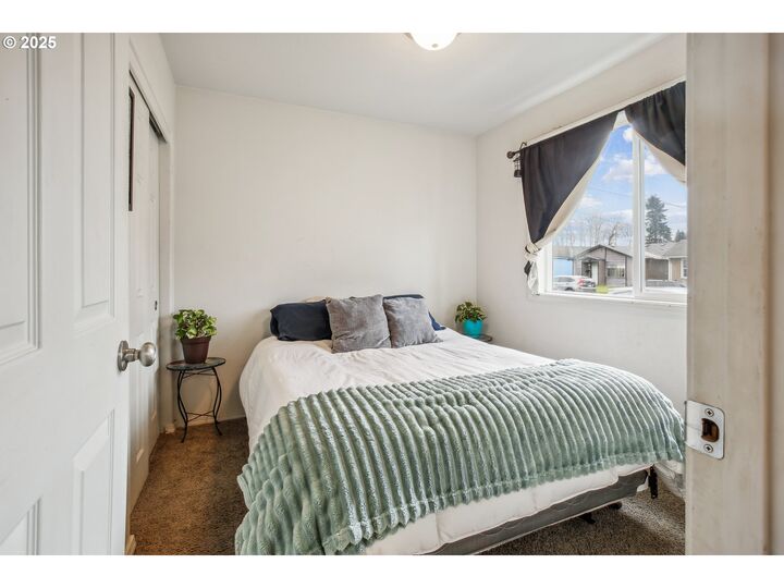 Property Photo: 816 N Kelso Ave WA 98626