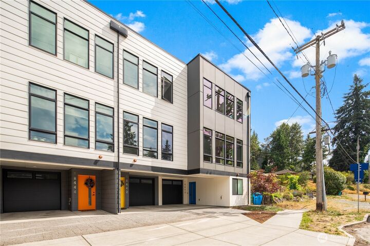 18440  10th Avenue NE  Shoreline WA 98155 photo