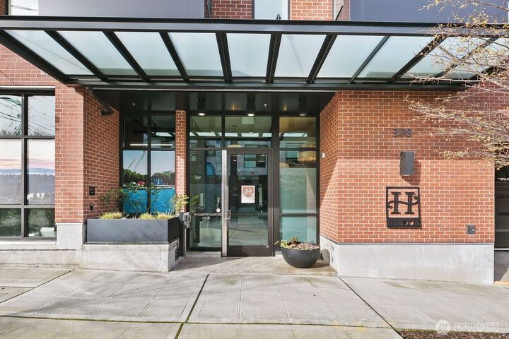 Property Photo: 308 N 68th Street 203 WA 98103