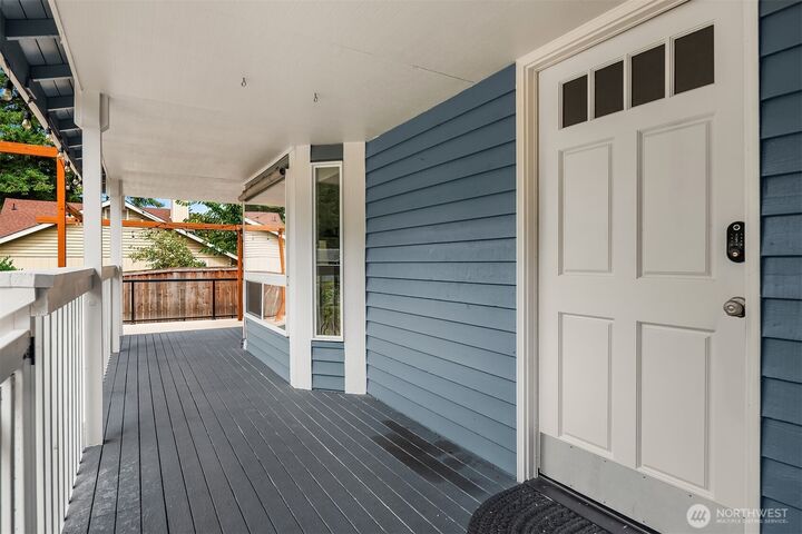 Property Photo:  23101  20th Avenue SE  WA 98021 