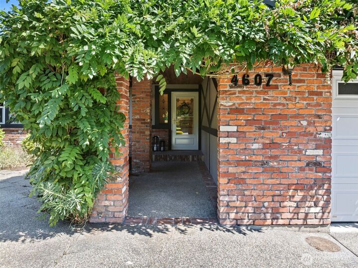 Property Photo: 4607 72nd Avenue Ct W WA 98466