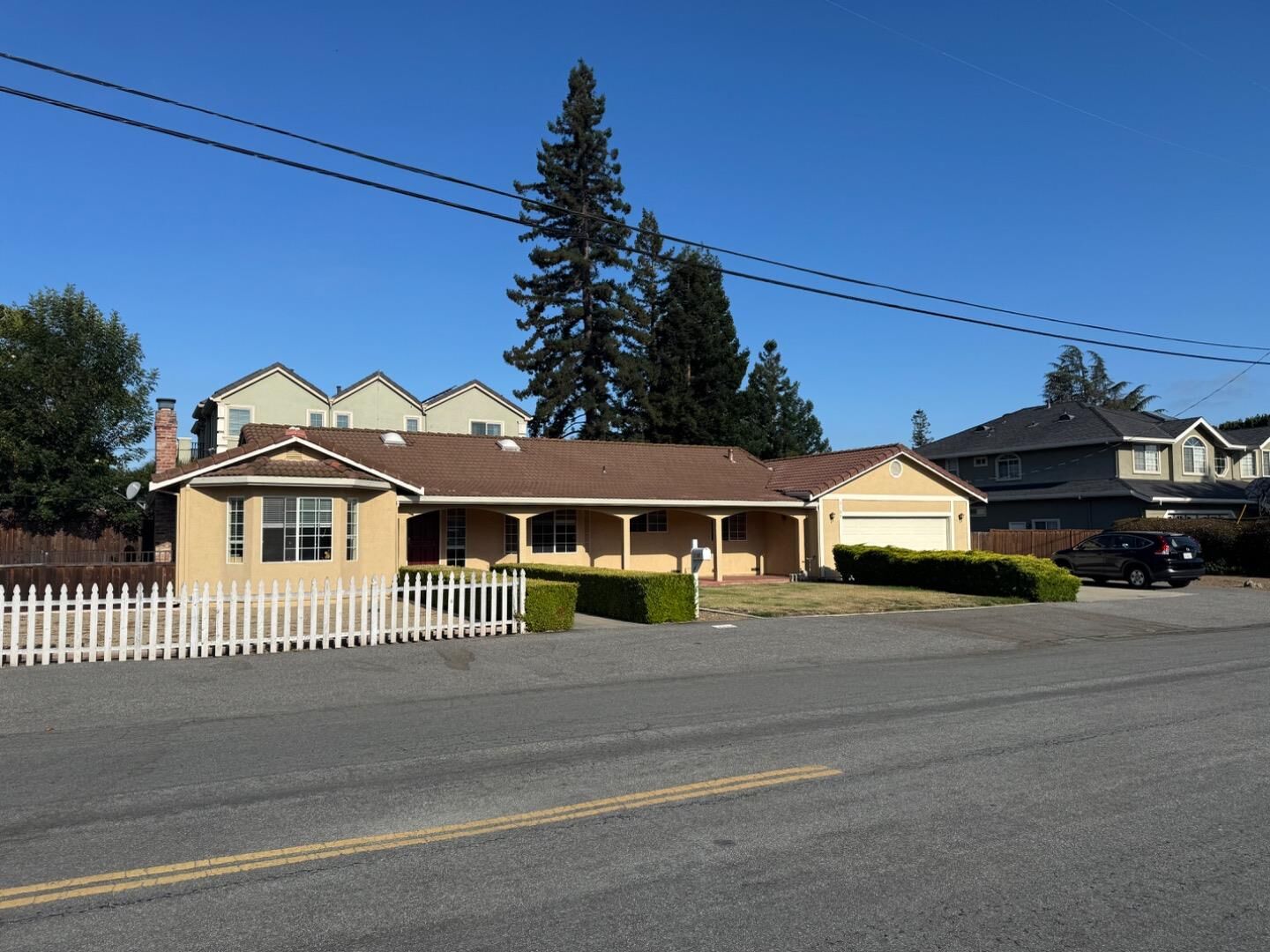 Property Photo: 2188 Yorkshire Way CA 94040