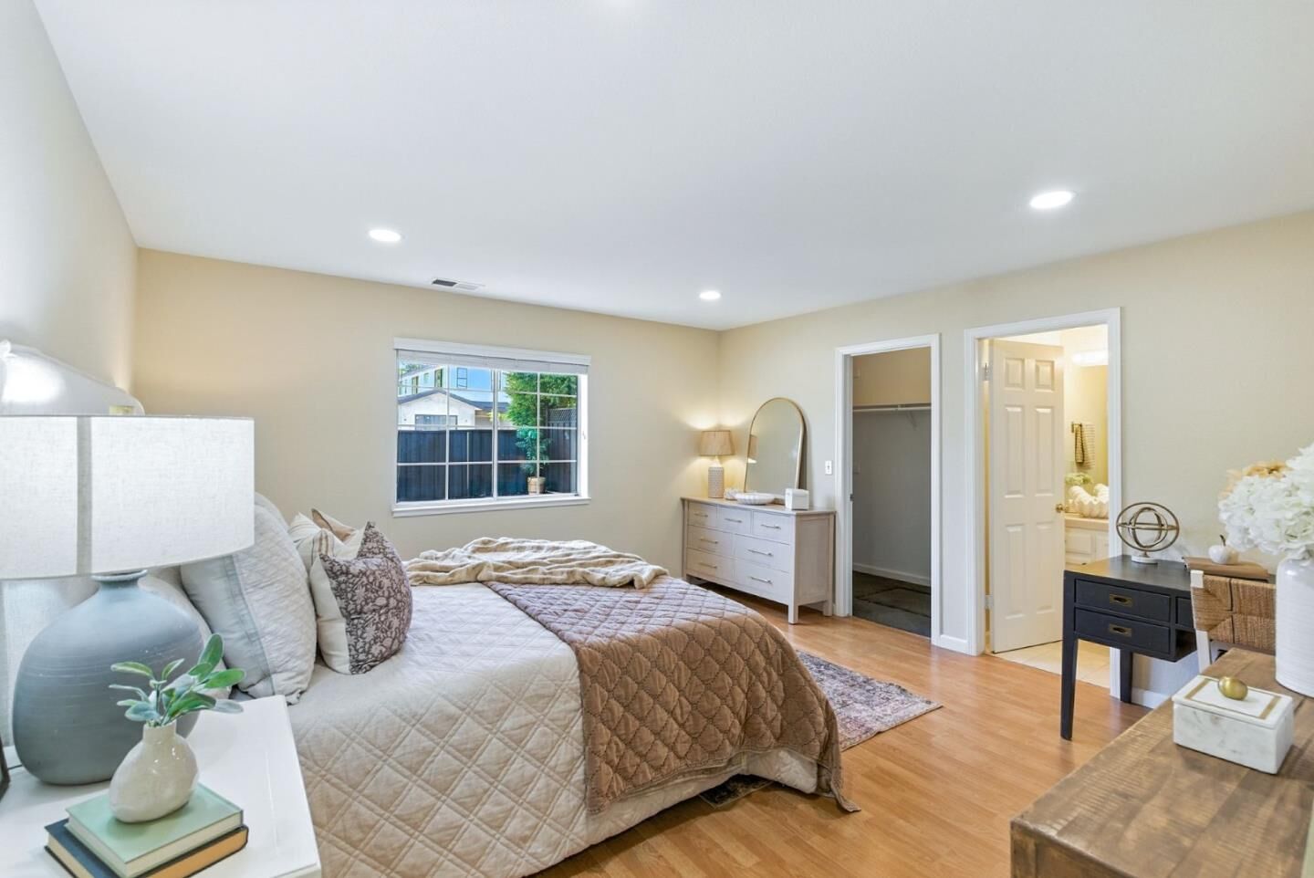 Property Photo: 2188 Yorkshire Way CA 94040