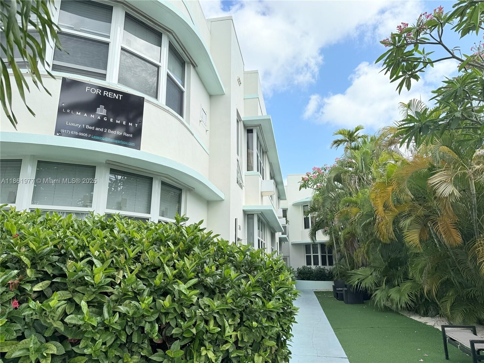 Property Photo: 315 W 28th St 3 FL 33140