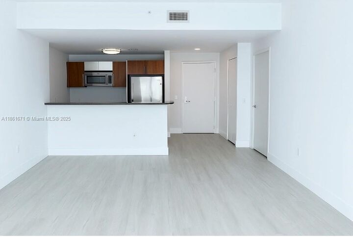 Property Photo:  300 S Biscayne Blvd T-3714  FL 33131 