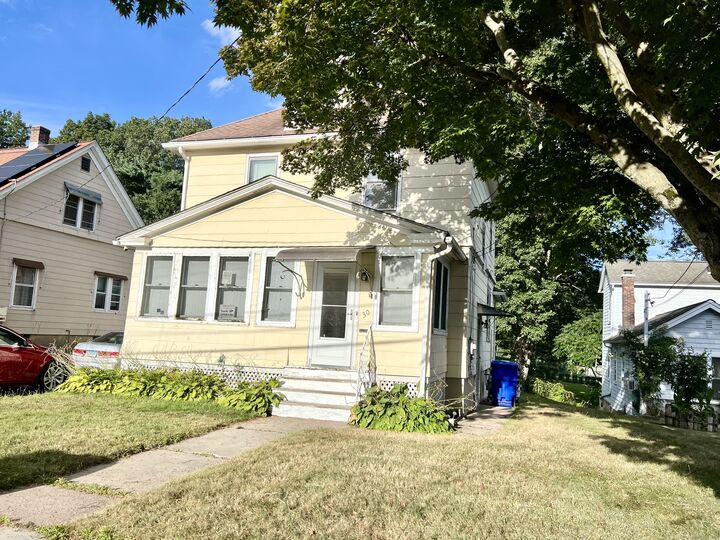 Property Photo: 30 Oakwood Avenue CT 06119