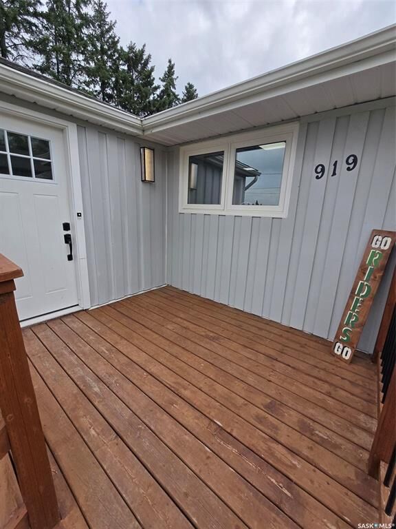 Property Photo:  919 Southesk Street  SK S0G 5C0 