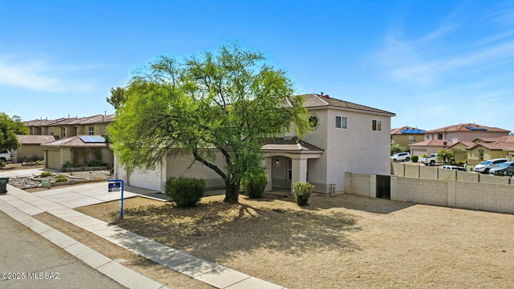 Property Photo: 8464 E Via Cortina De Madera AZ 85747