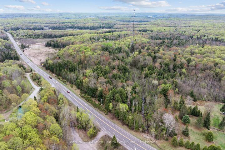 Photo de la propriété:  0 Highway 118 N/A  ON K0M 1S0 